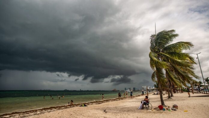 Pronostican activa temporada de ciclones en el Caribe Mexicano